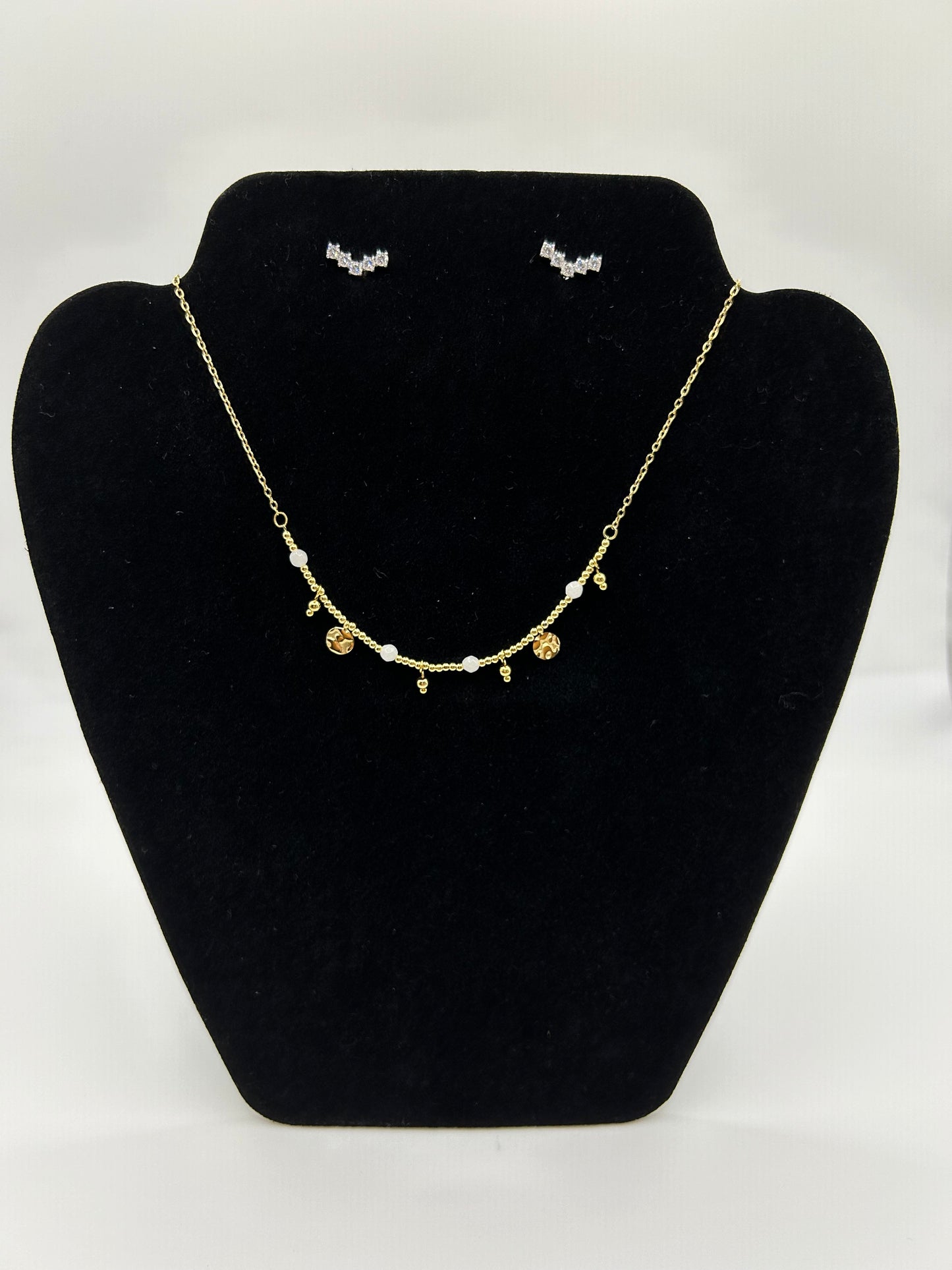 Aria white pearl necklace